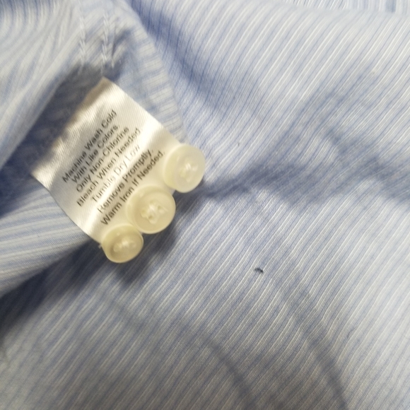 Variety of dress shirts - Picture 2 of 8